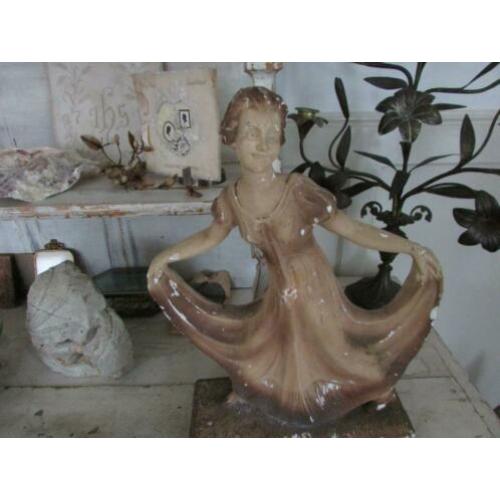 oude dansende franse dame *RiRiBrocanterie*