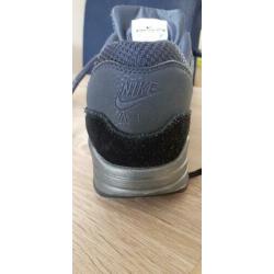 Nike air schoenen maat 37.5
