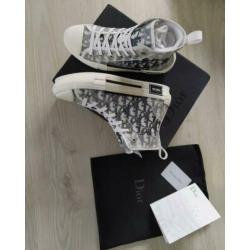 Dior B23