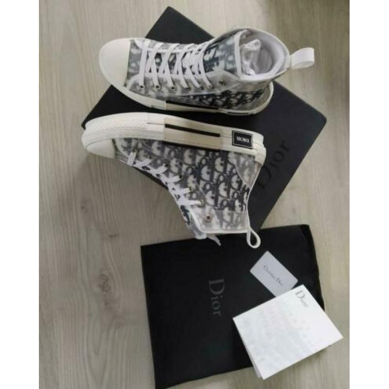 Dior B23