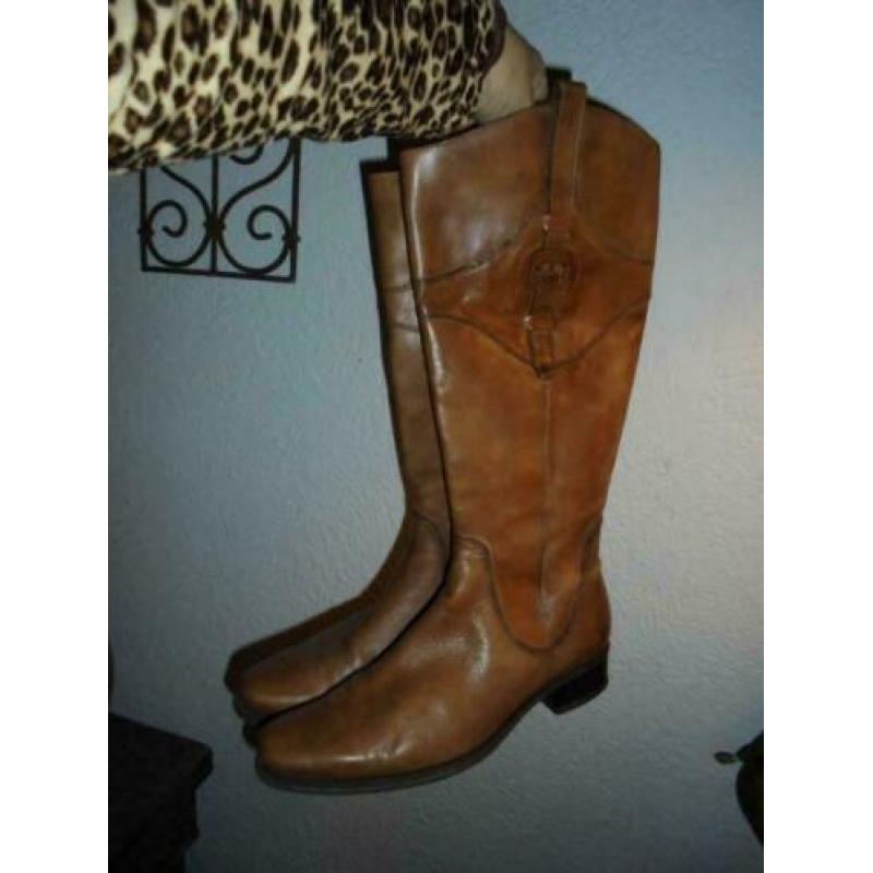 P65) camel kleurige laarzen caprice leer mt 6 = 39