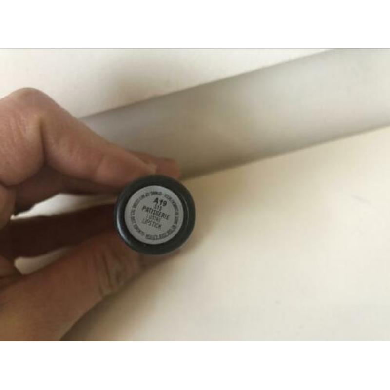 MAC lipstick Patisserie