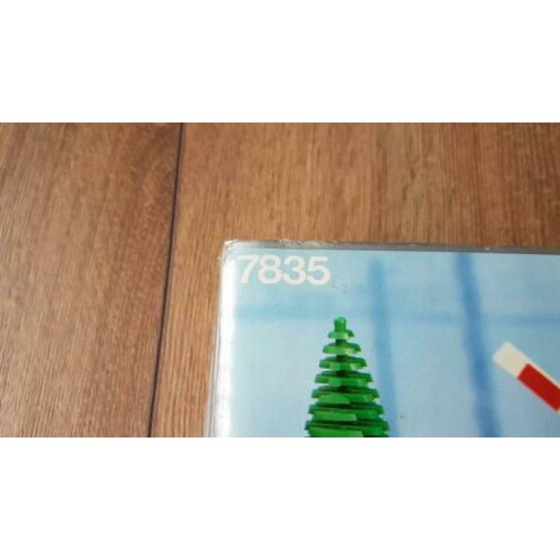 Lego 7835 bewaakte overweg NIEUW in verpakking! Vintage
