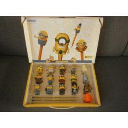 Minion poppetjes/ figuurtjes in bewaardoos