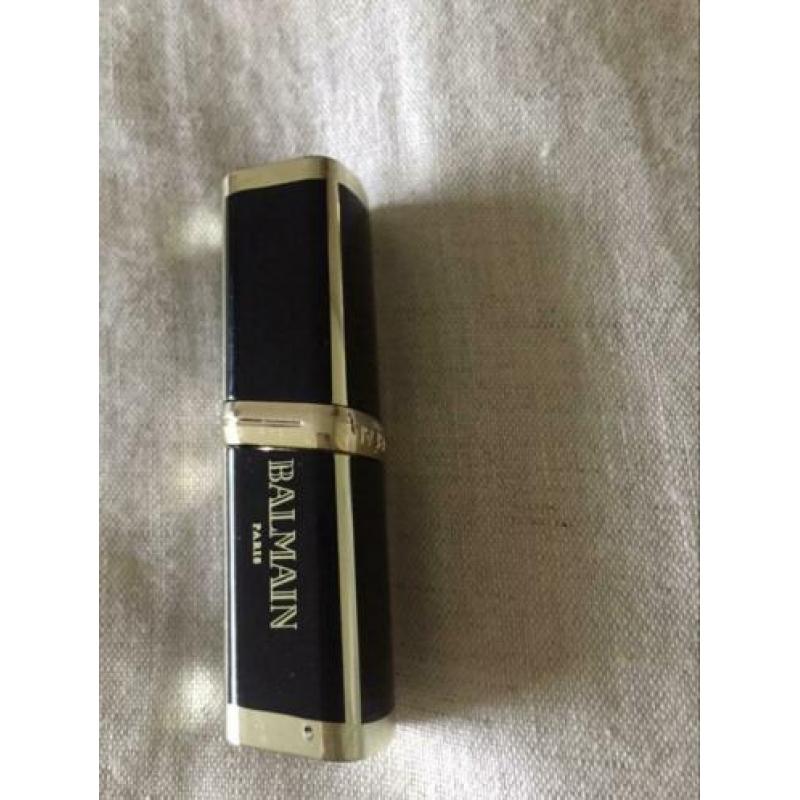 L’Oréal x balmain lipstick. Kleur domination