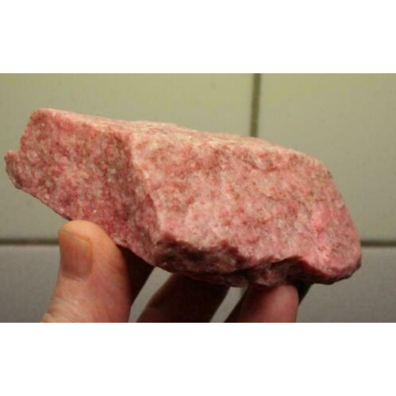 Mooi, Hard en slijpbaar stuk THULIET van 500 gram.