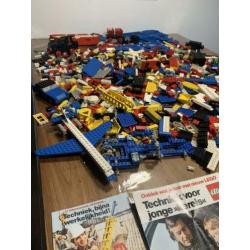 Grote partij oude lego met veel boekjes ongeveer 5 kilo kg
