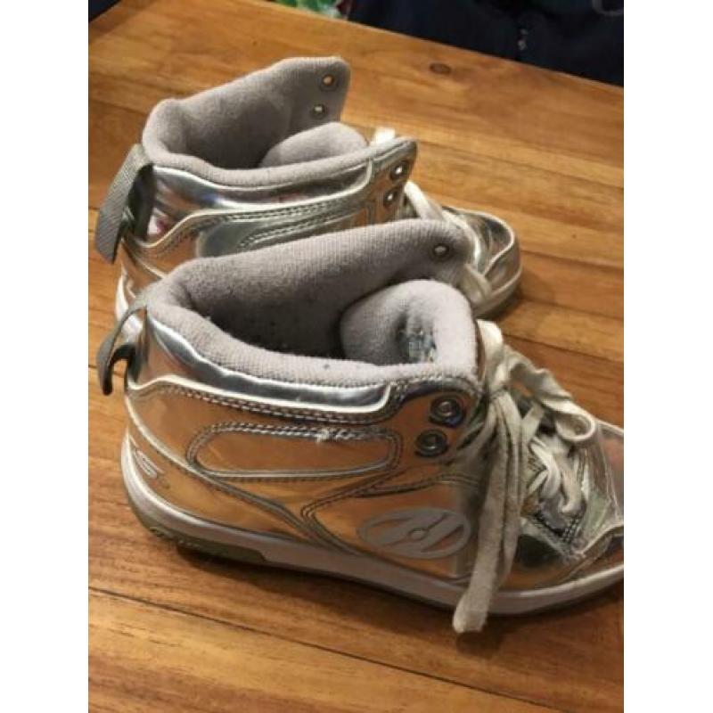 Mooie zilverkleur Heelys mt 35