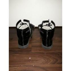Nette enkellaarsjes lak schoenen maat 25