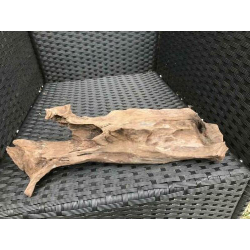 Te koop kienhout en lavastromen