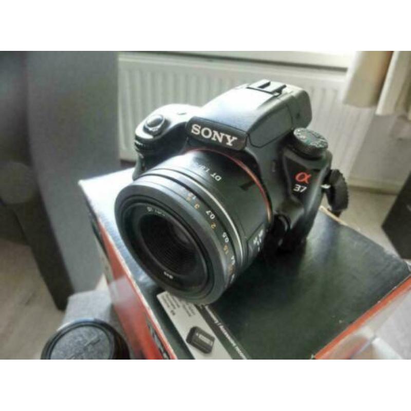 Sony SLT-A37 + 50mm 1.8/75-300/28-70/Metz flitser/tas/64GB