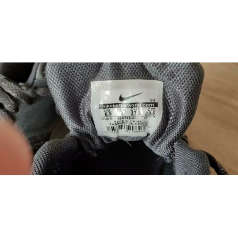 Nike air schoenen maat 37.5