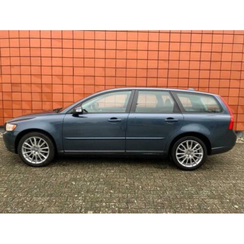 Volvo V50 2.4i Edition II 180.195km/170PK/5-cilinder/Leer/Pa