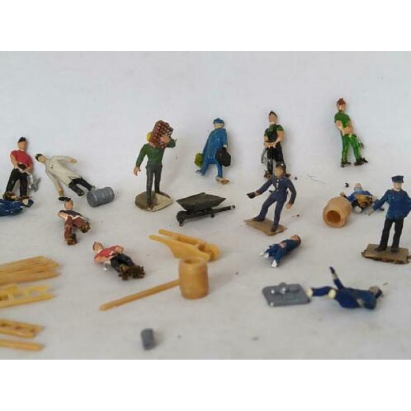 Figuren 1:87 bouwvakkers steiger reizigers Pol