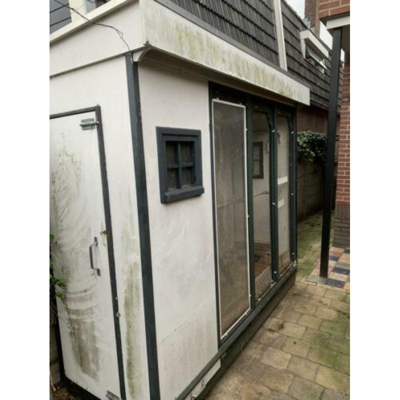 Volière voor buiten met beetje werk