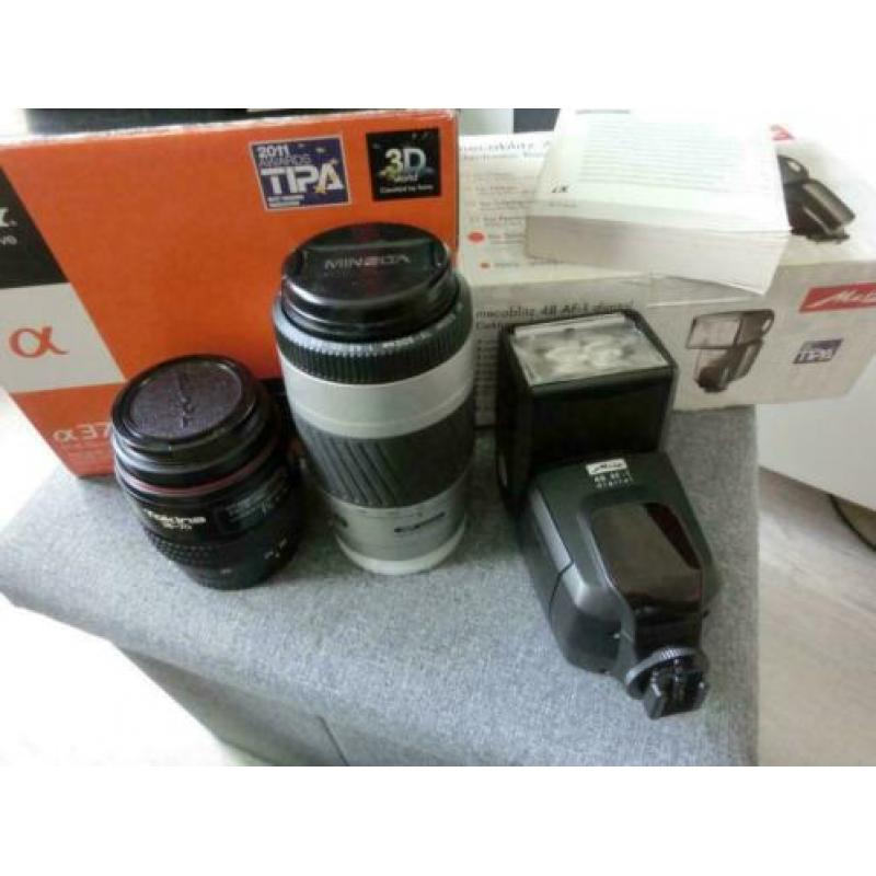 Sony SLT-A37 + 50mm 1.8/75-300/28-70/Metz flitser/tas/64GB