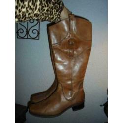 P65) camel kleurige laarzen caprice leer mt 6 = 39