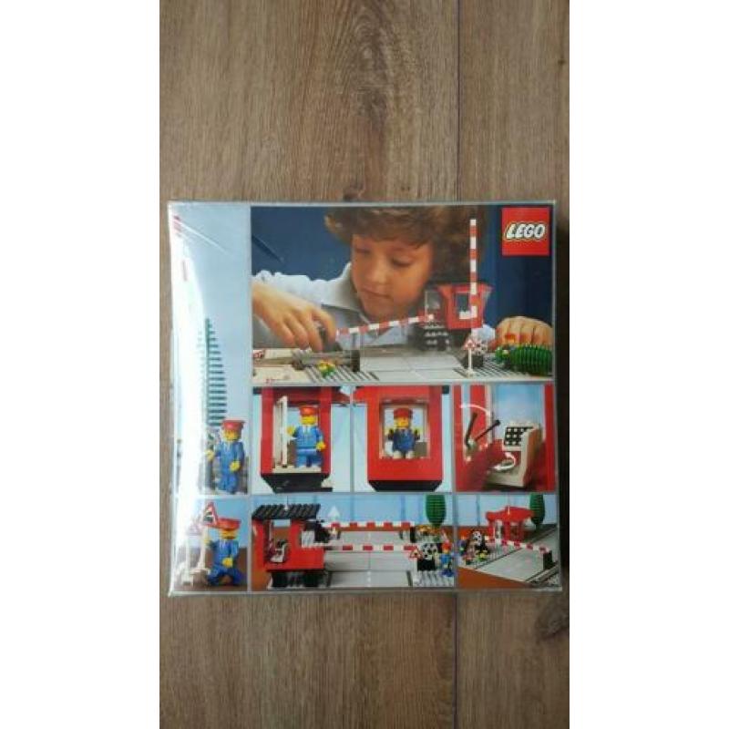 Lego 7835 bewaakte overweg NIEUW in verpakking! Vintage