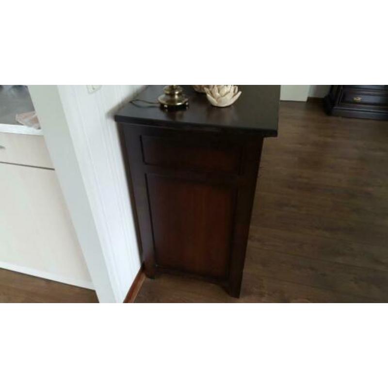 dressoir plus diversen
