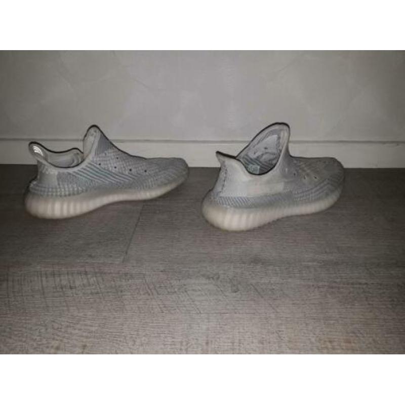Yeezy boost 350 v2 cloud white EU42
