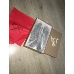Louboutins zwart laag