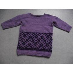 Te koop lila / paars lang trui / jurkje, handmade: maat 104