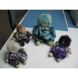 4 clowntjes poppen samen €12.50