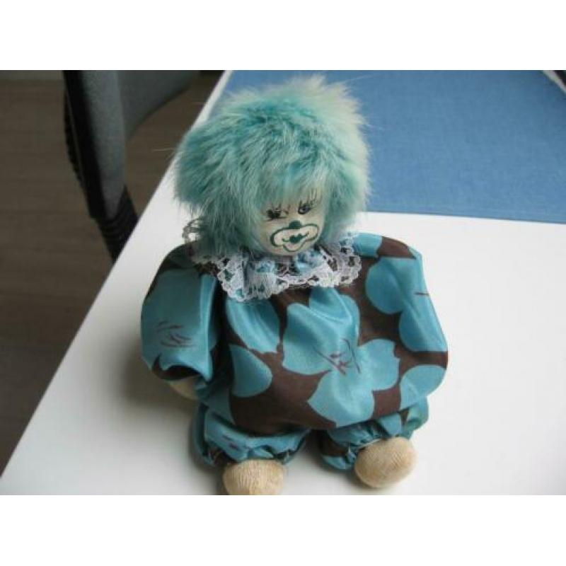 4 clowntjes poppen samen €12.50