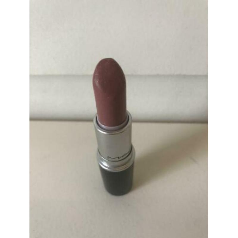 MAC lipstick Patisserie
