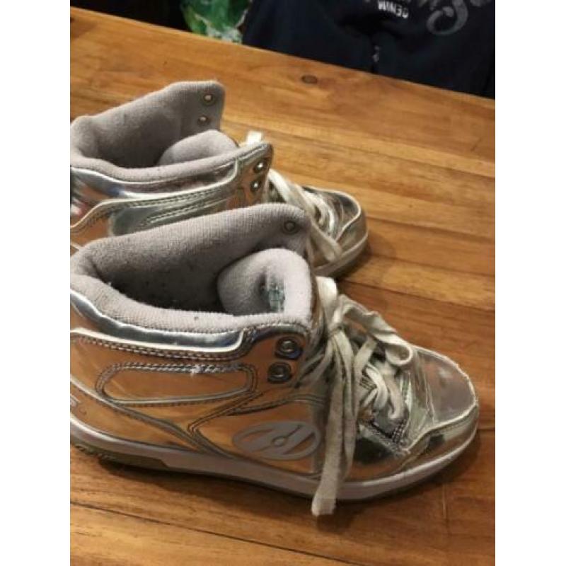 Mooie zilverkleur Heelys mt 35