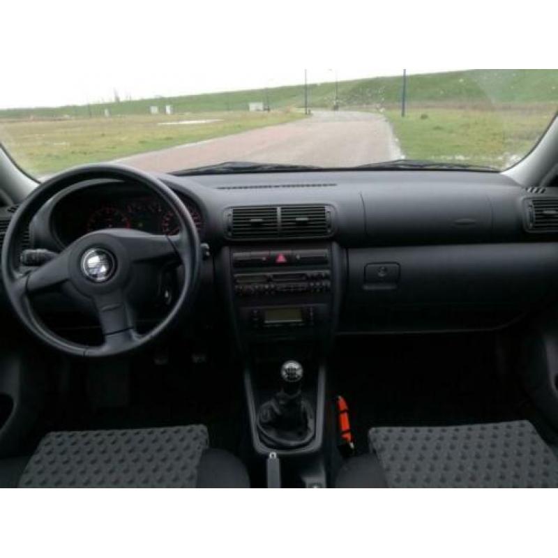 Seat Leon 1.6 Sport Zwart APK 1-21 cruisecontrol airco 6cd