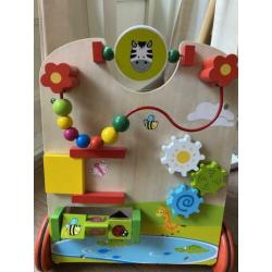 Houten loopwagen merk Joueco