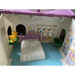 My little pony show stable met inhoud