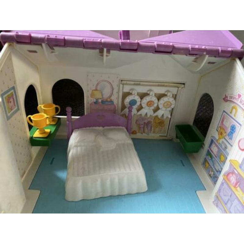 My little pony show stable met inhoud