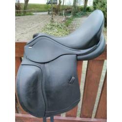 Letek s-line tekna dressuurzadel 18 inch