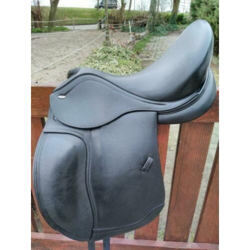 Letek s-line tekna dressuurzadel 18 inch