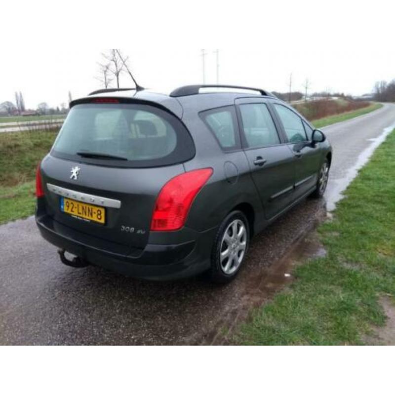 Peugeot 308 SW 1.6 HDiF Blue Lease
