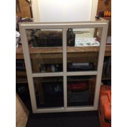 gebruikte ramen 1 stuks 99 X 129 cm en 1 stuks 89 X 114 cm
