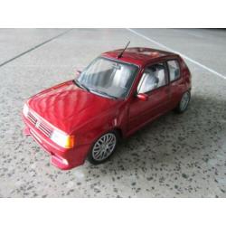 Peugeot 205 gti rood metallic