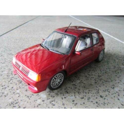 Peugeot 205 gti rood metallic