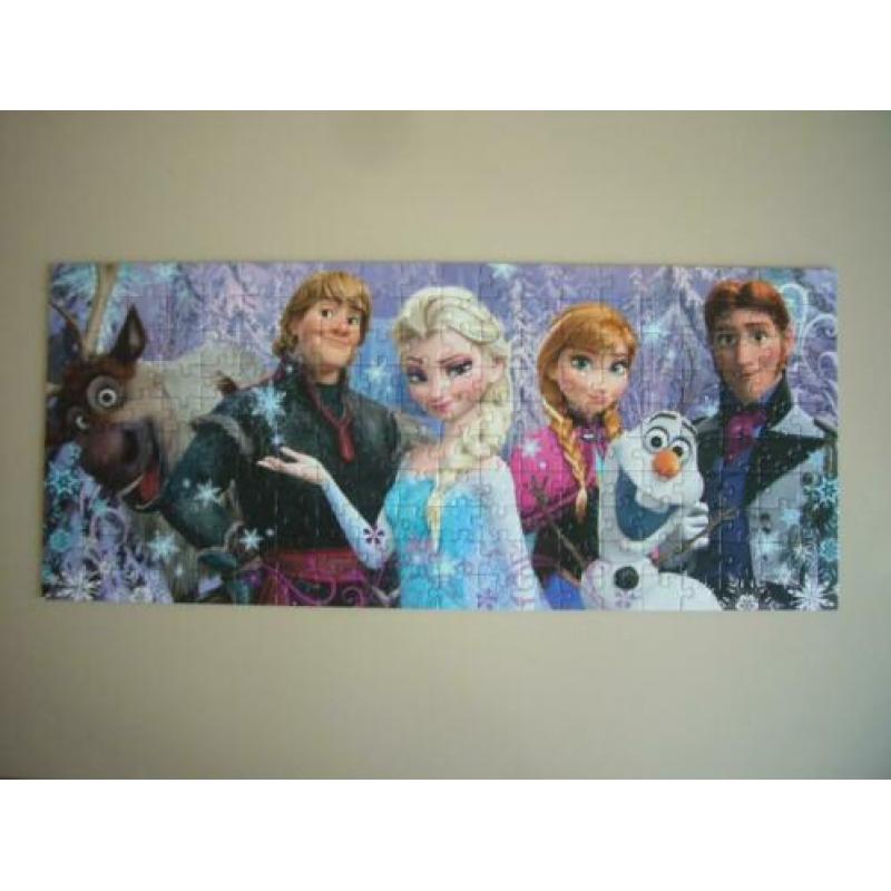 Frozen Arendelle in het eeuwige ijs panorama puzzel Disney