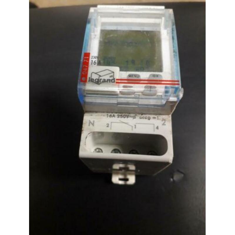 Legrand 04771 DIN schakelklok