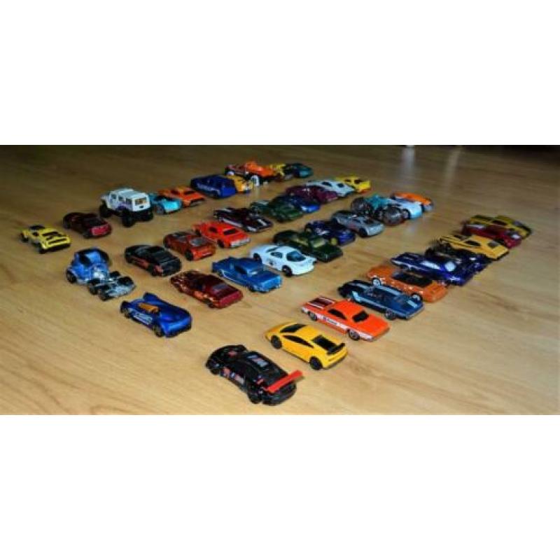 Serie Hot Wheels autootjes, 40 stuks.