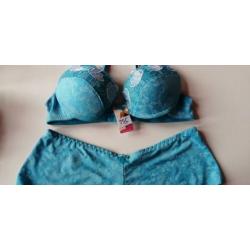 Nieuw setje push up bh 75C hipster short S M blauw wit print