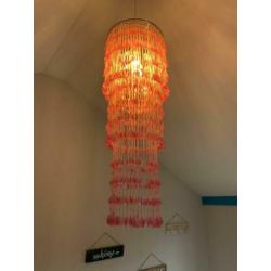Hanglamp roze druppels 77cm hoog 27cm doorsnede