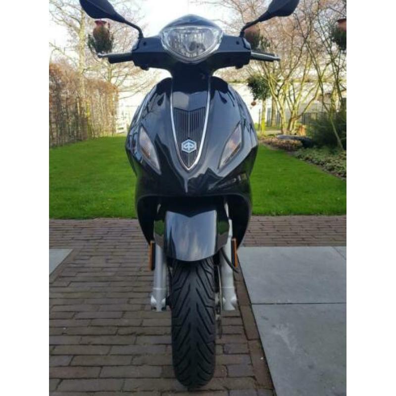Piaggio Fly 2016 brom