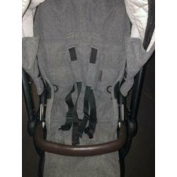 Mutsy evo z.g.a.n reiswieg + zitgedeelte+ parasol +maxi cosi