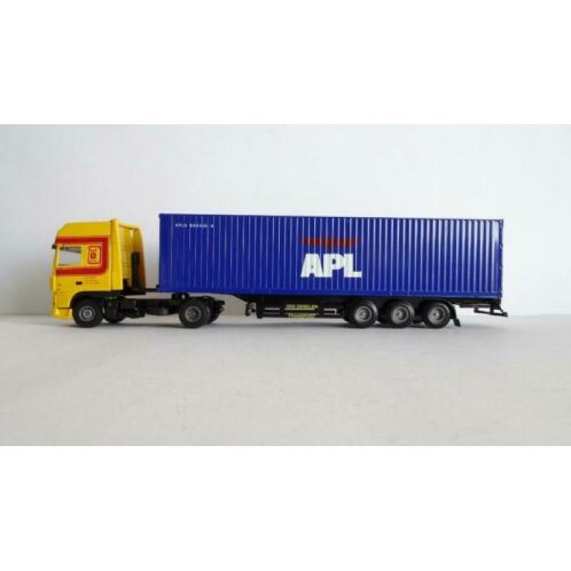 Lion Toys Daf 95 XF van Orselen met 40 ft. APL Container