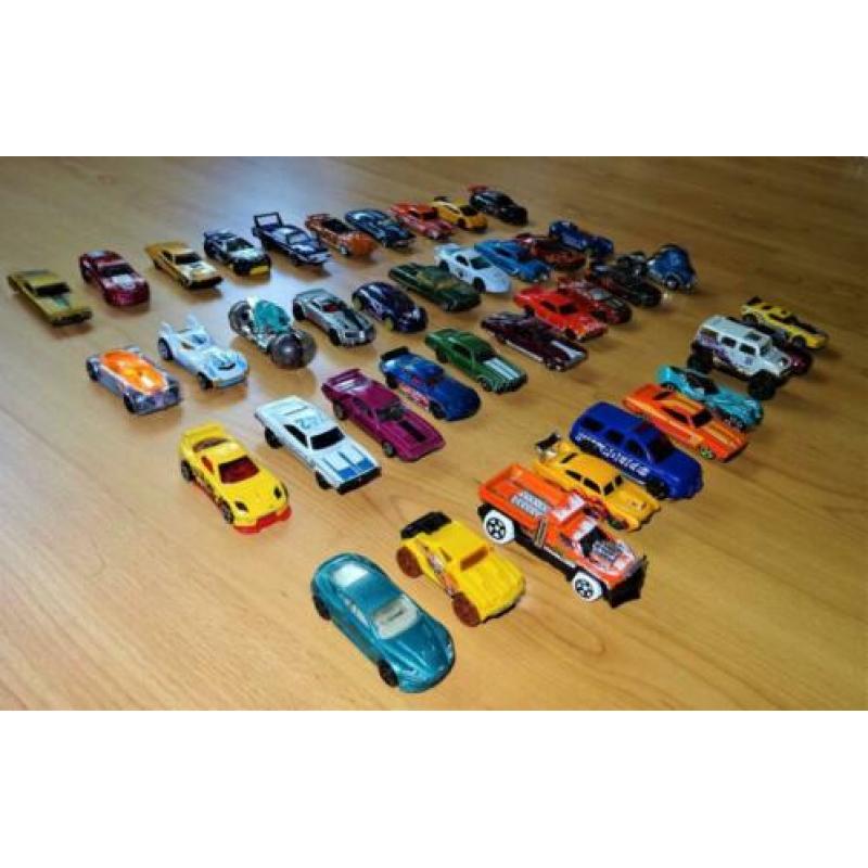 Serie Hot Wheels autootjes, 40 stuks.