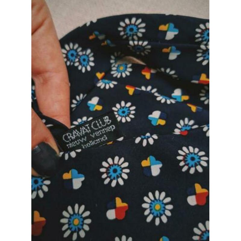 Vintage doch nieuw; kekke stropdas - retro motief / print